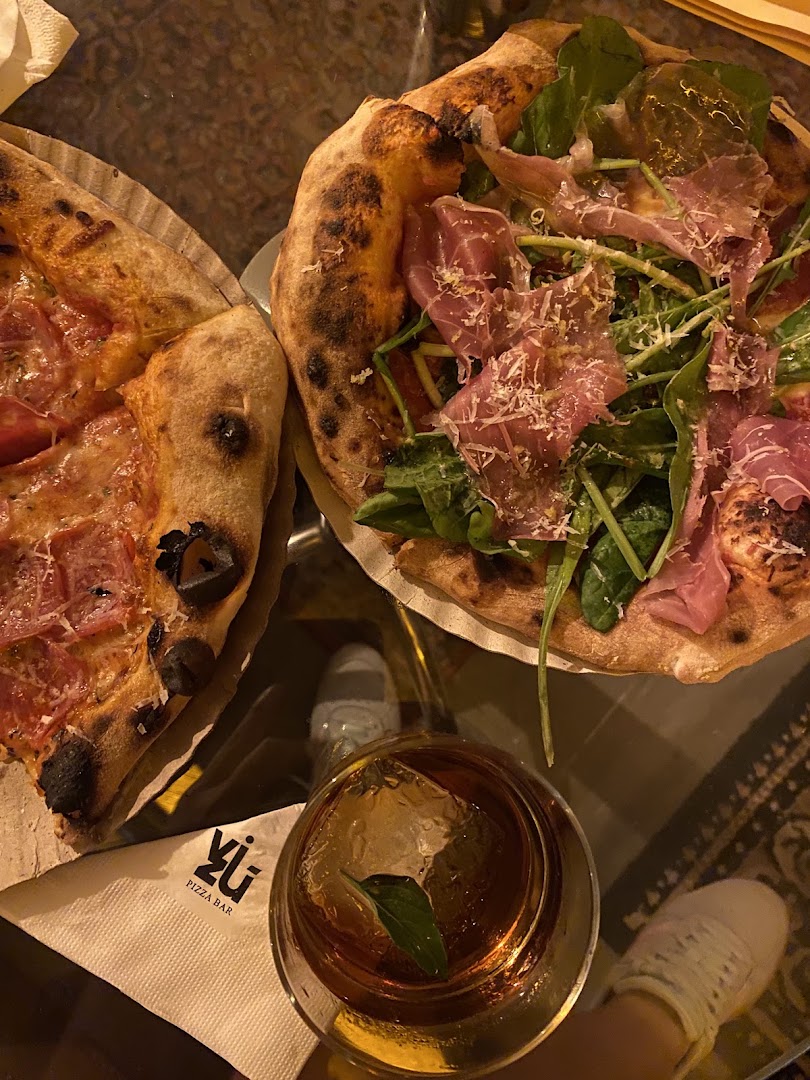 Vizú Pizza Bar: appetizing food and drink presentation