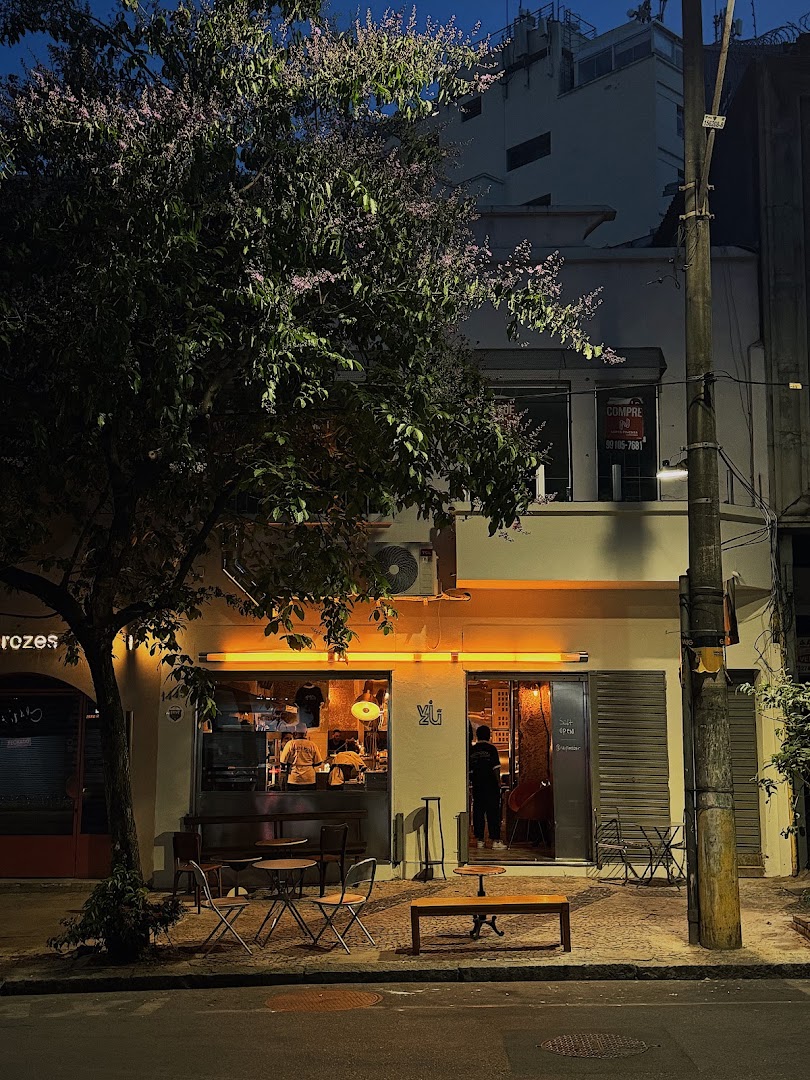 Vizú Pizza Bar: attractive exterior shot of venue