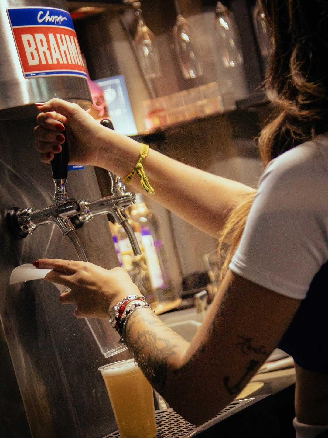Marcozero: professional shot of drink service