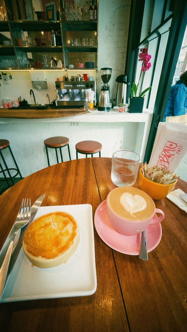 Brau Brau Café: appealing shot of cafe offerings