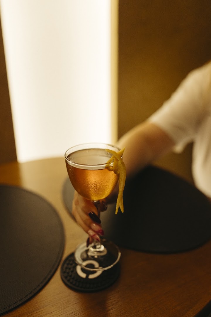 Continental Bar: professional and appealing cocktail photo