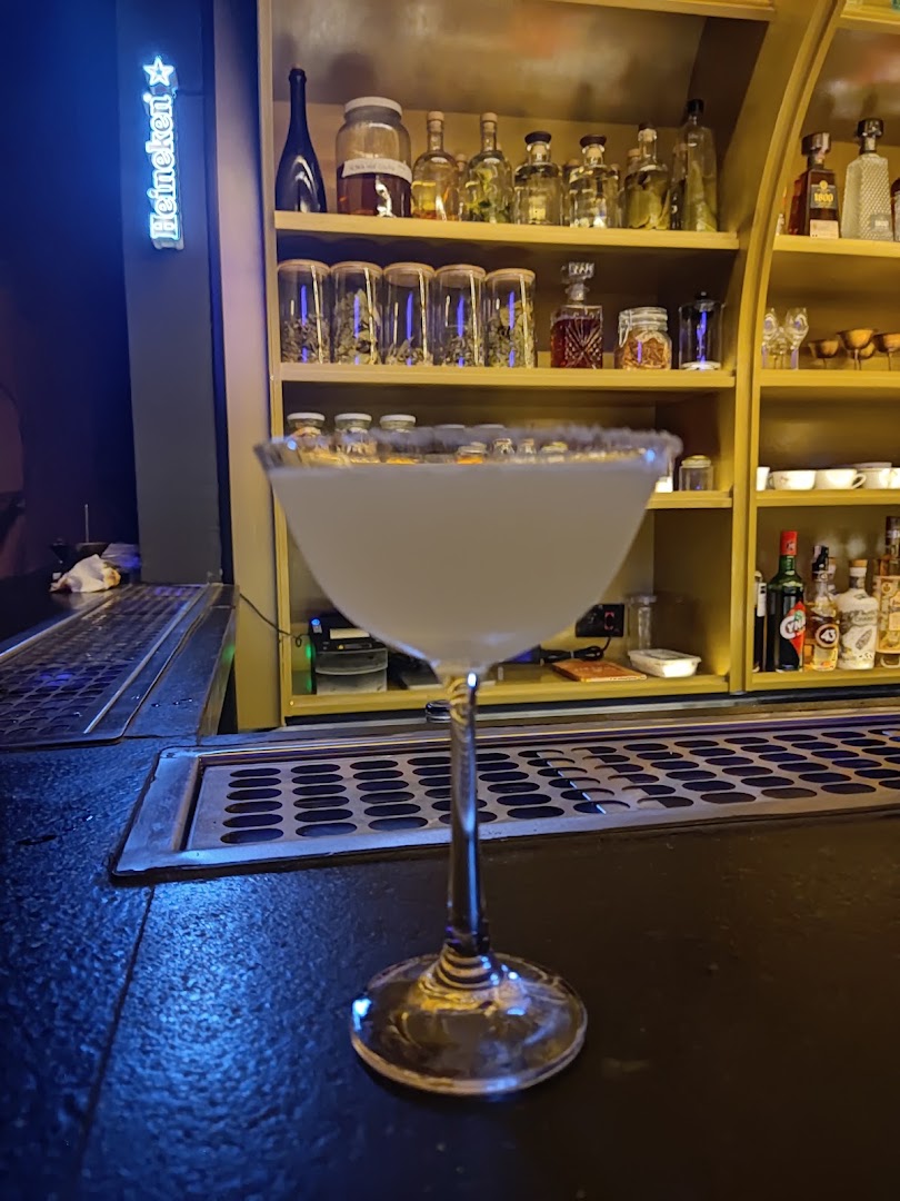 Olga Speakeasy: high quality cocktail bar photo