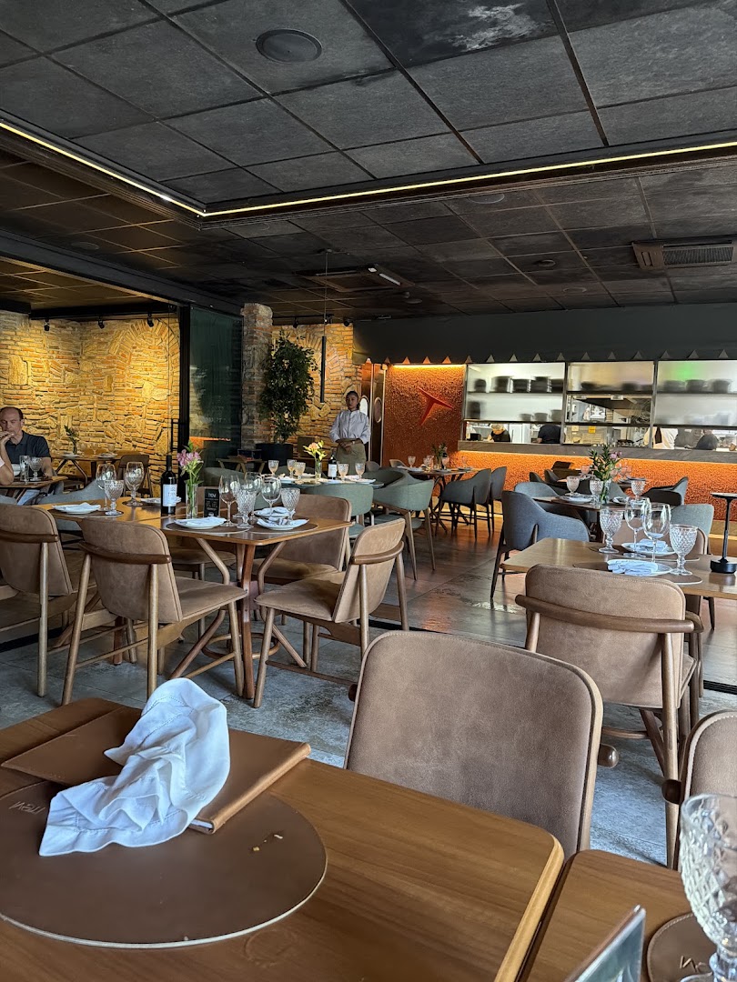 Trevi Cucina: clear, inviting restaurant interior shot