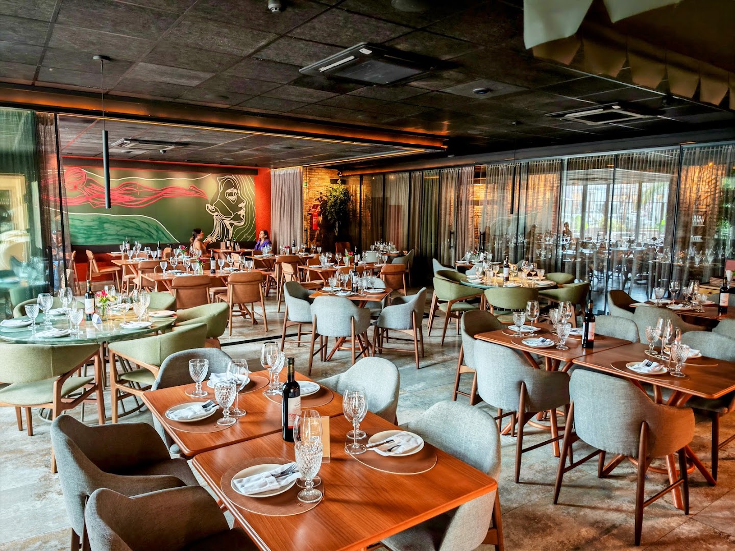 Trevi Cucina: high quality interior atmosphere shot