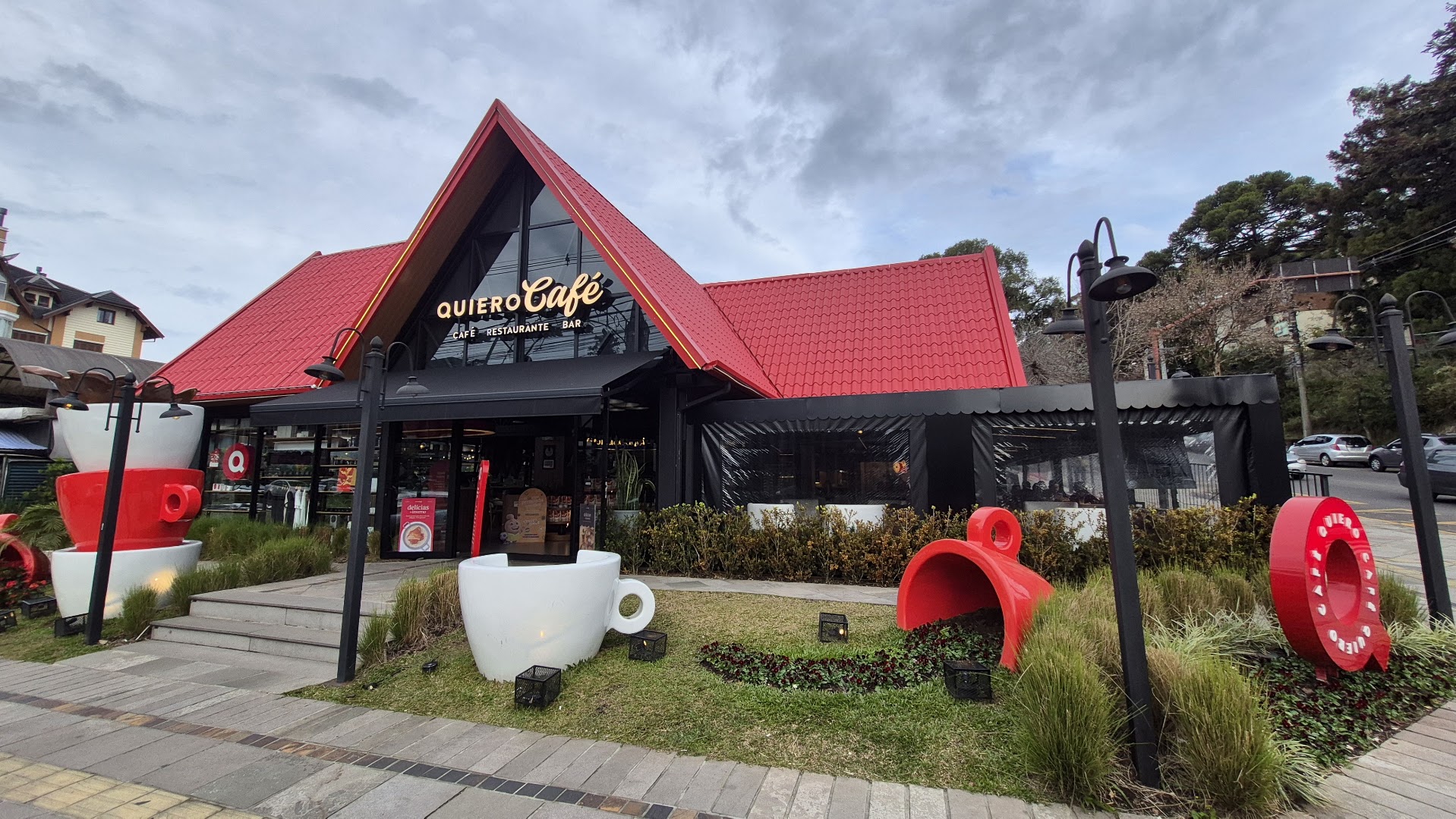 Quiero Café: clear exterior shot of venue