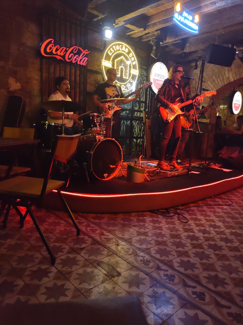 Estação das Pedras: live music venue atmosphere