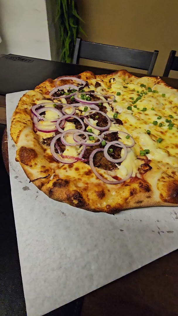 LaMassa Pizzaria: appetizing photo of restaurant pizza