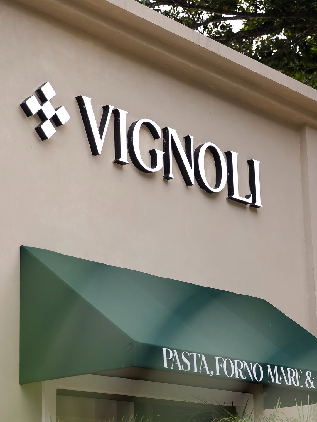 Vignoli Manaus: clear photo of restaurant signage