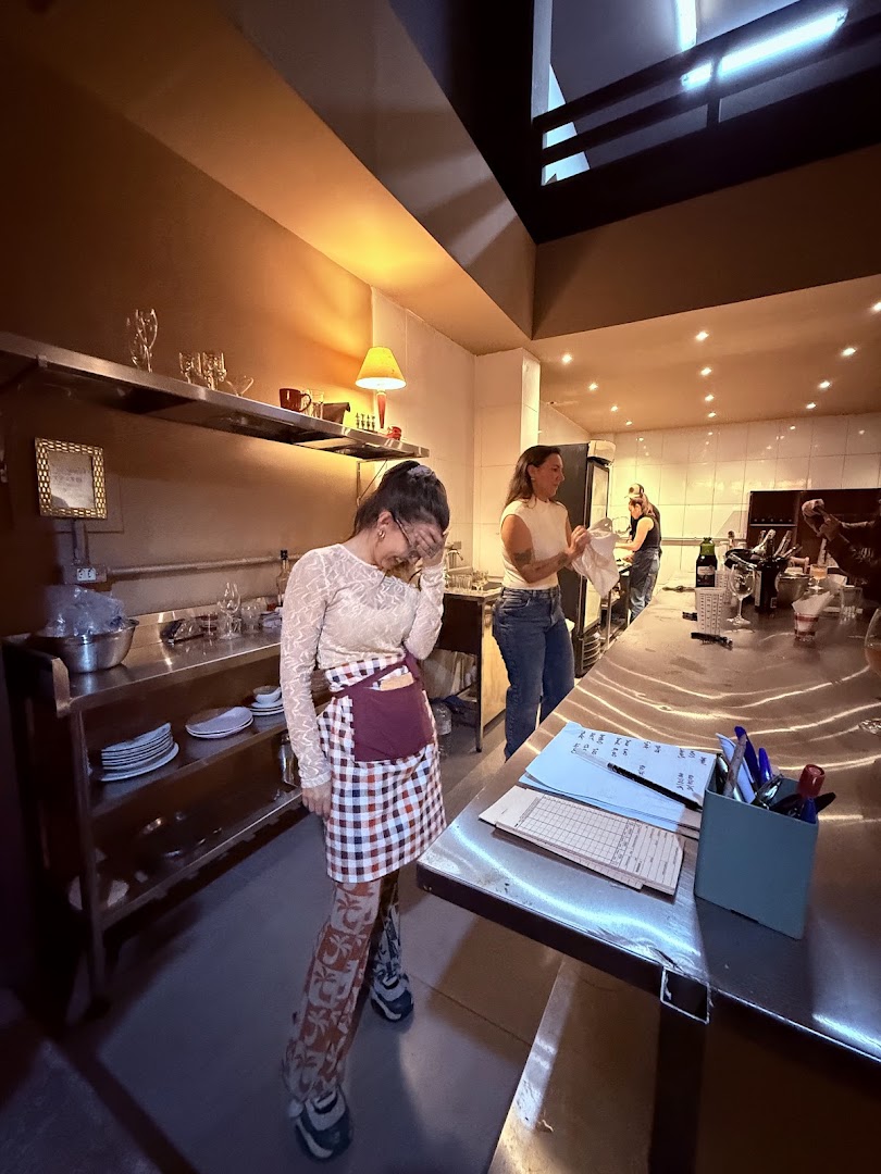 Bar Península: staff in venue atmosphere