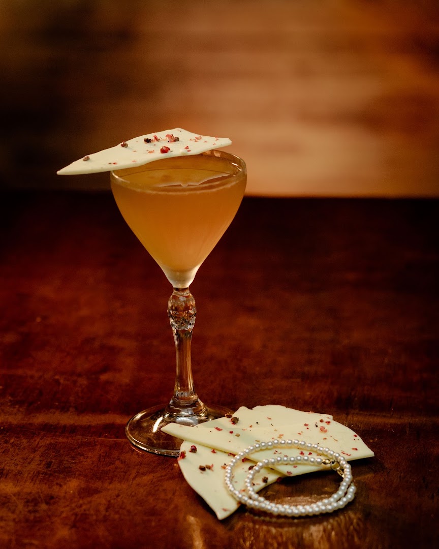 Casa Spoiler: high quality professional cocktail photo