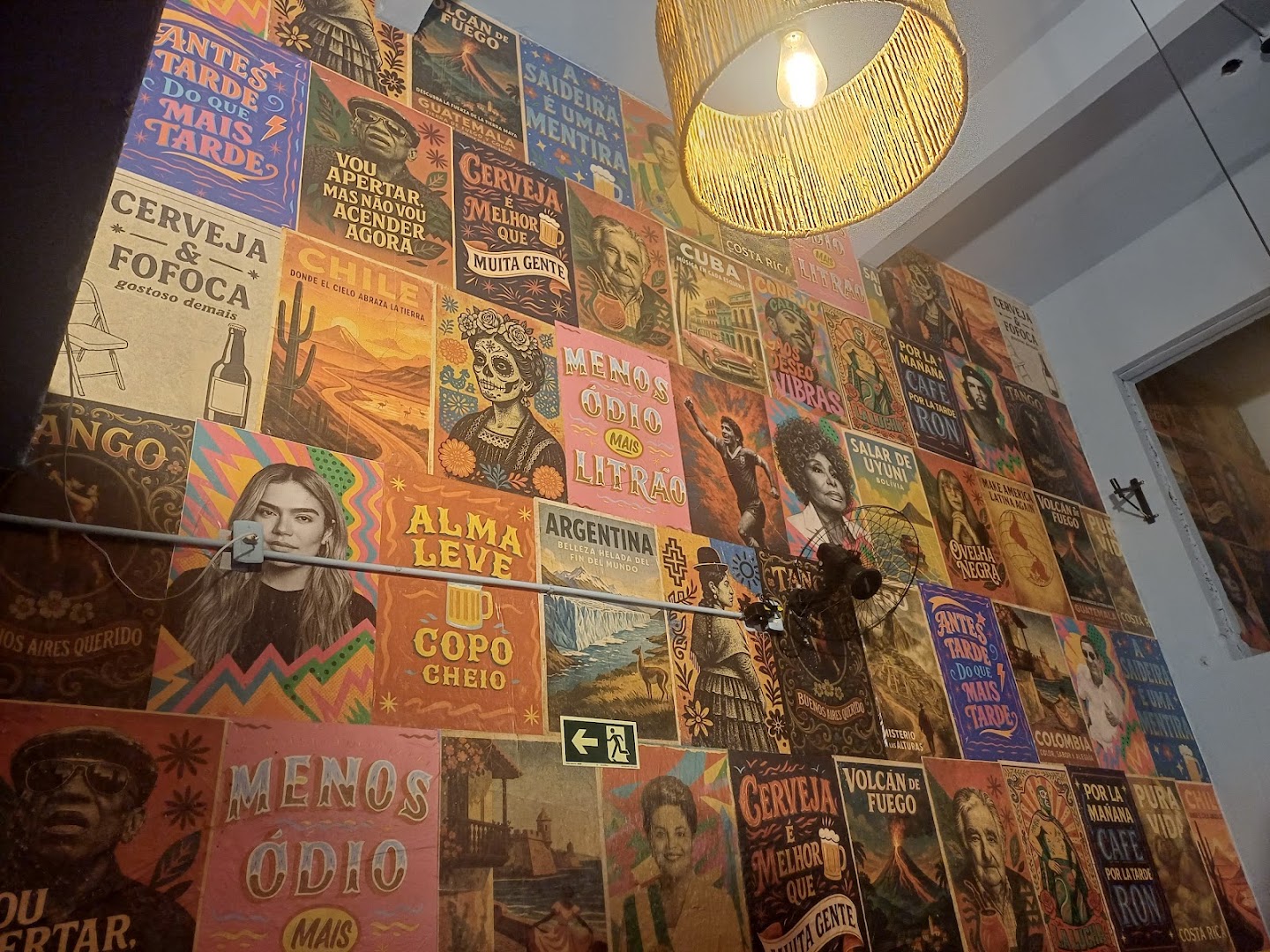 Listo Bar: vibrant interior decor showcases atmosphere