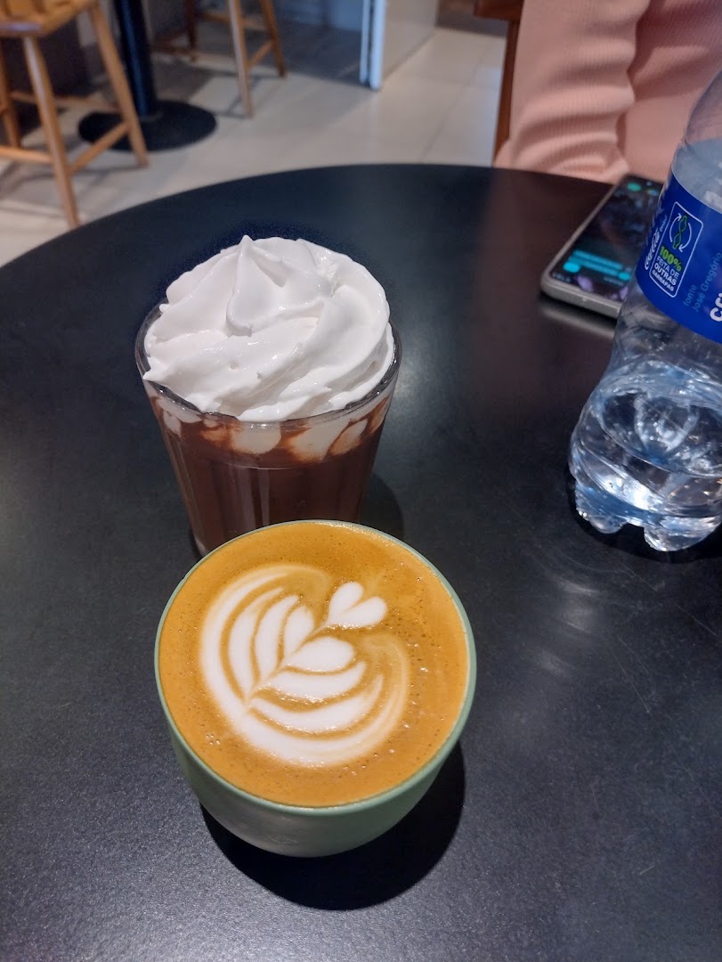 Olga Raízes: appetizing photo of served drinks