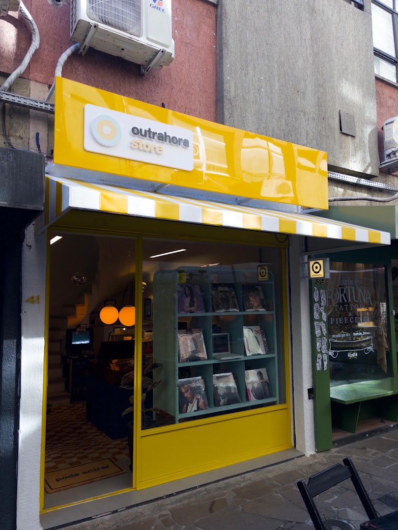 outrahora store: clear storefront photo showing branding