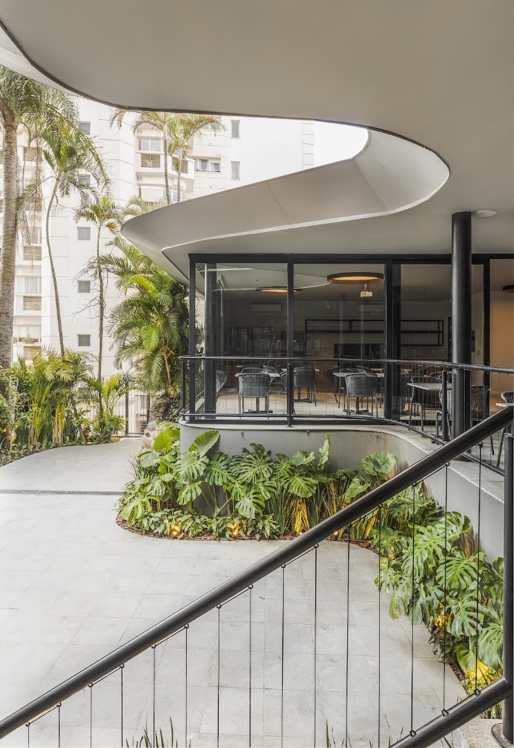 Universos: professional architectural shot of venue
