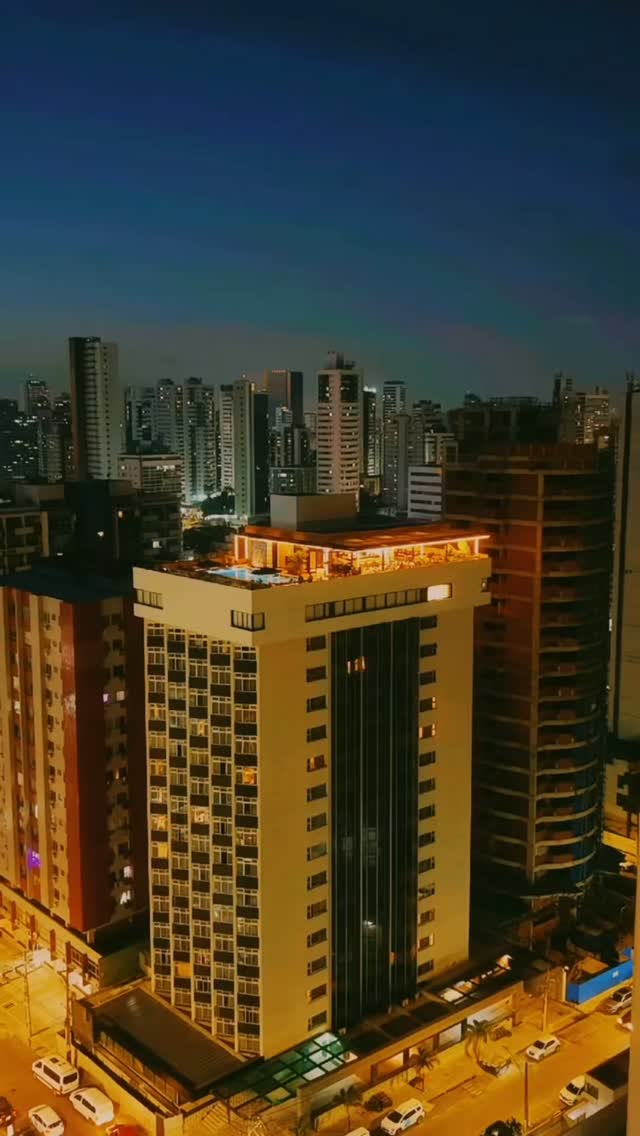 Rooftop Dezessete: beautiful night view of venue
