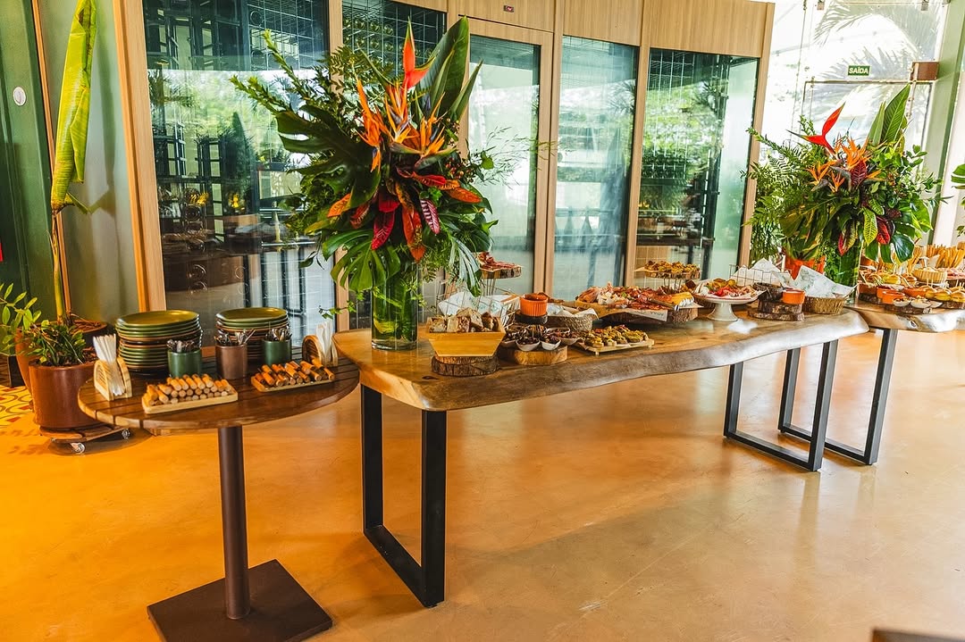 Araá: appetizing food display and atmosphere