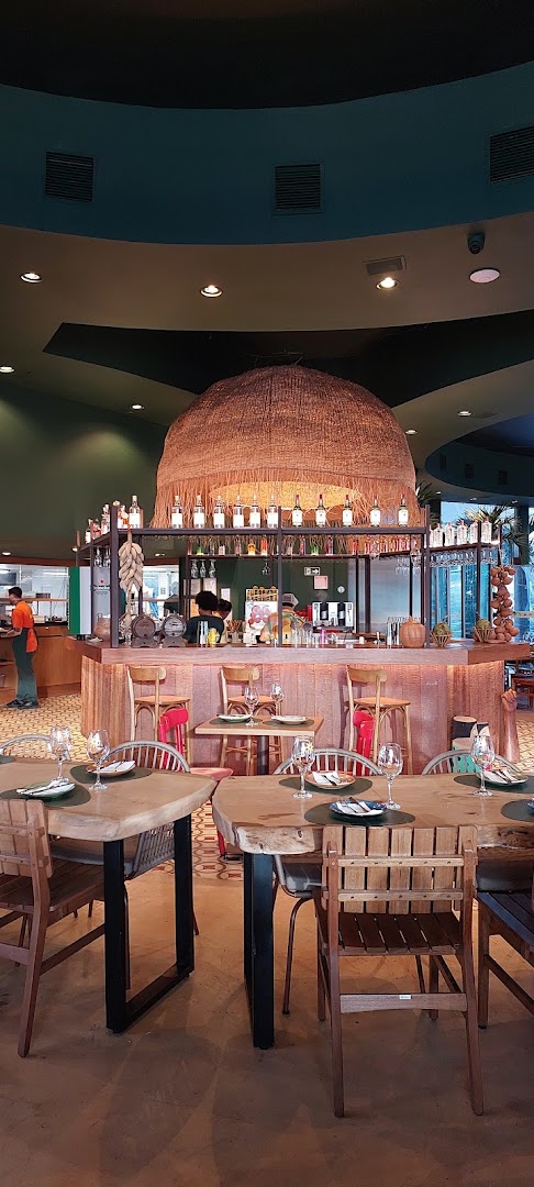 Araá: clear, inviting restaurant interior shot
