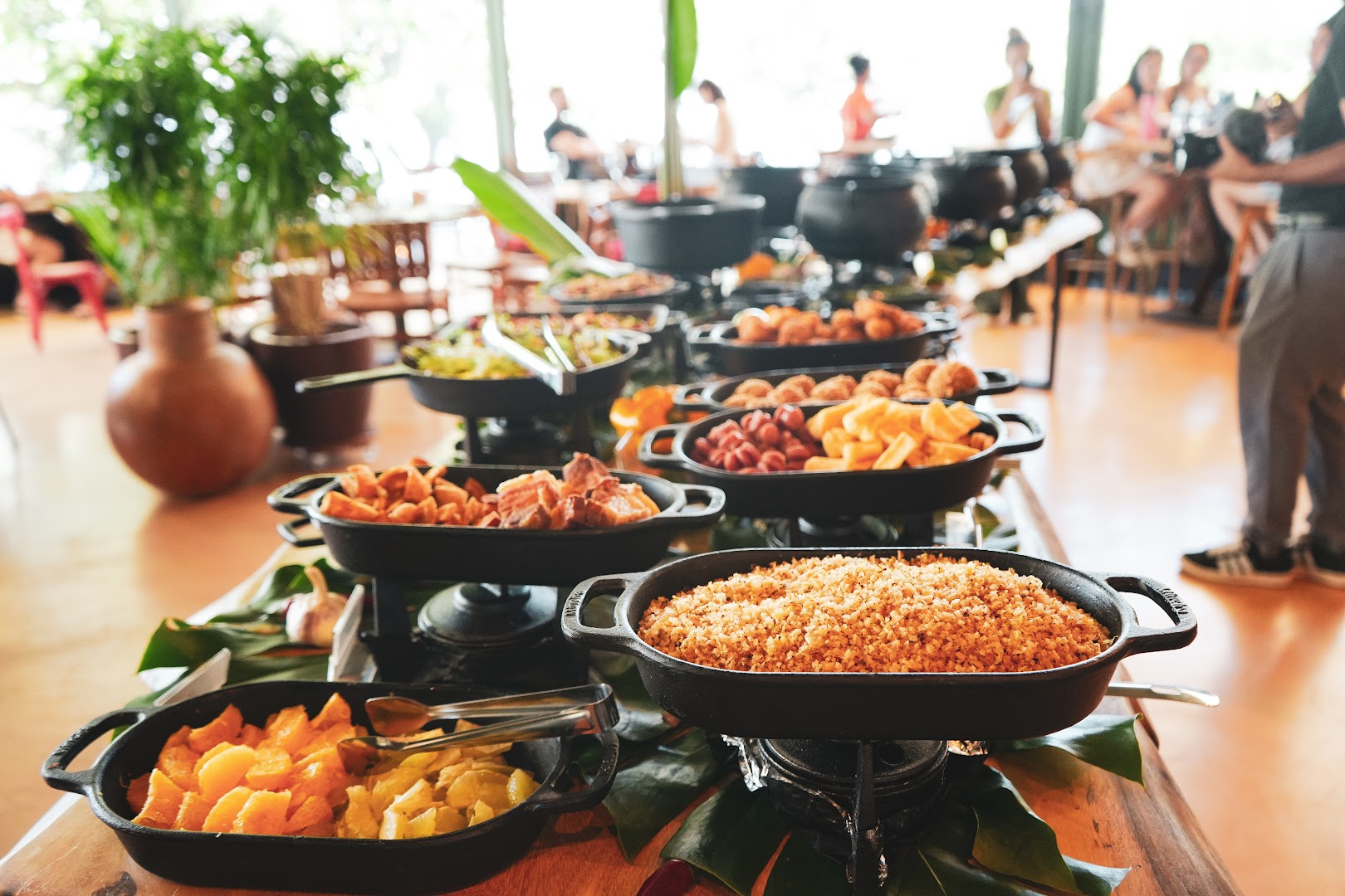 Araá: appetizing buffet display of food