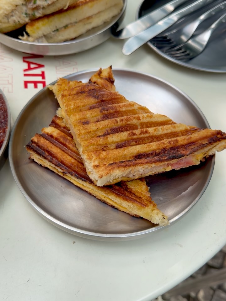 Deja Vu: appetizing photo of served food