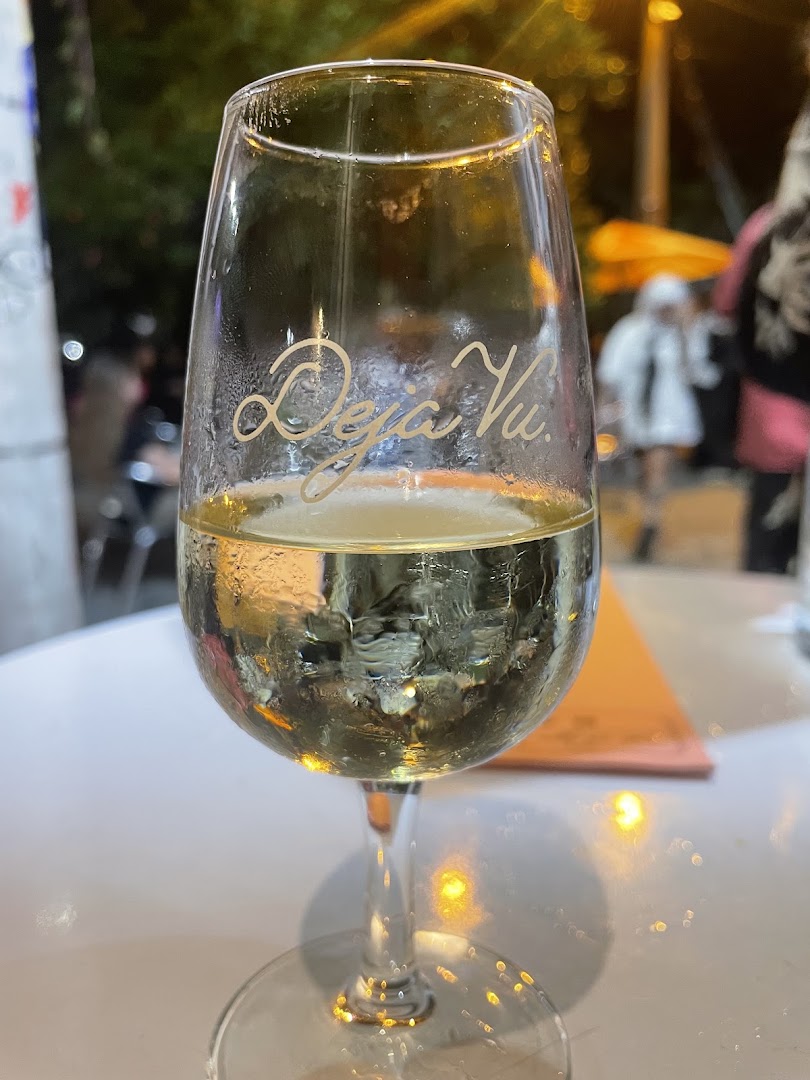 Deja Vu: appealing shot of branded glassware