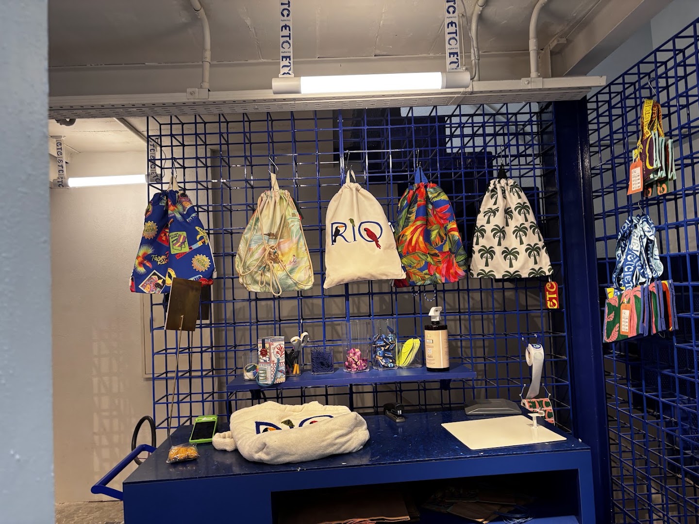 Farm Etc: clear display of shop products