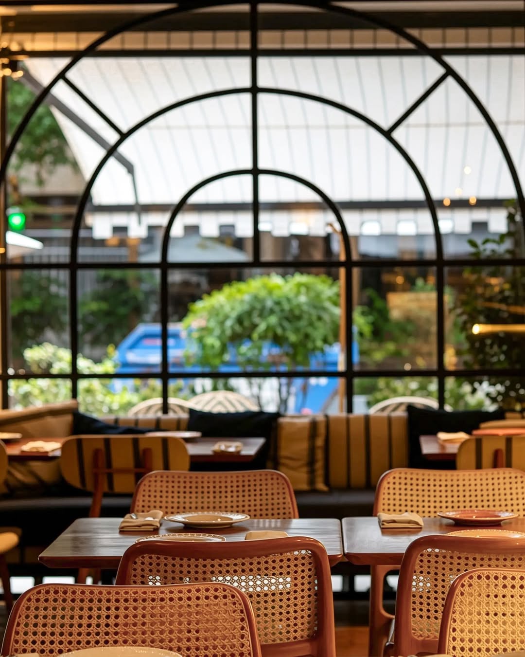 Francese Brasserie: beautiful interior atmosphere and composition