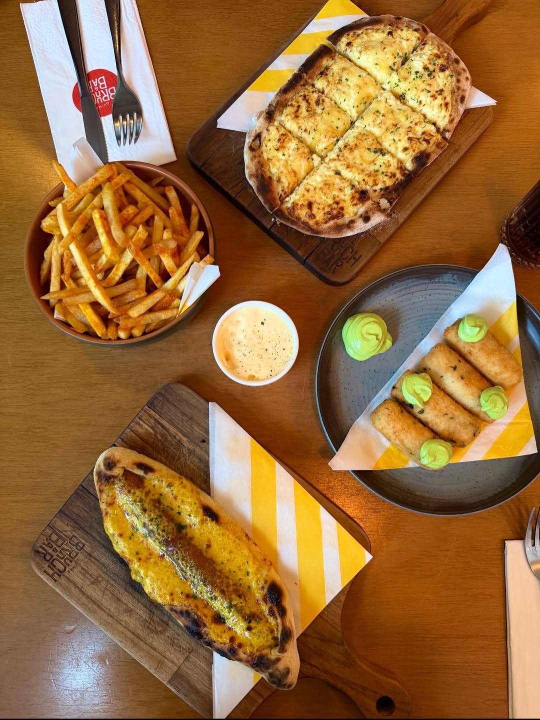 Guimas Brunch & Bar: appetizing, high-quality food photography