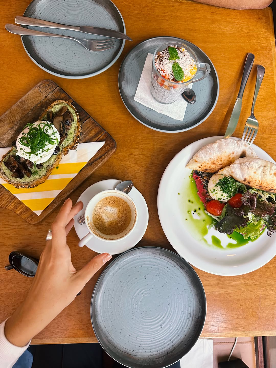 Guimas Brunch & Bar: appetizing, high-quality brunch food photography