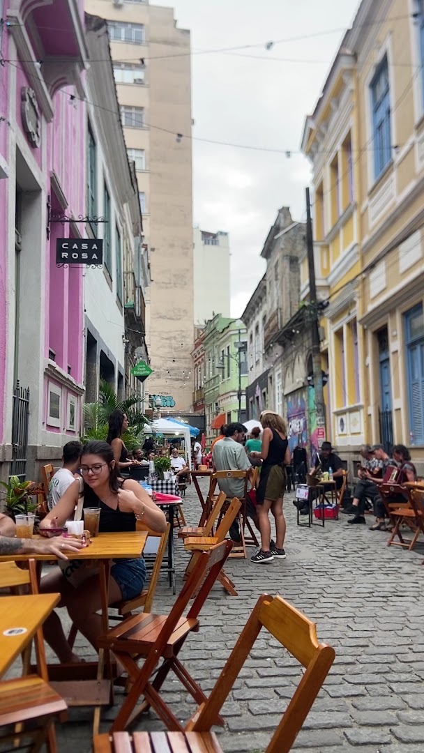 Jurema da Lapa: vibrant restaurant atmosphere