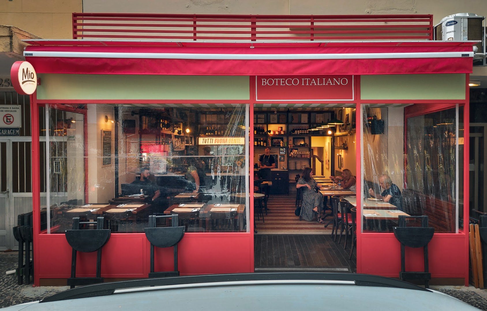 Mio Boteco: clear, professional shot of storefront