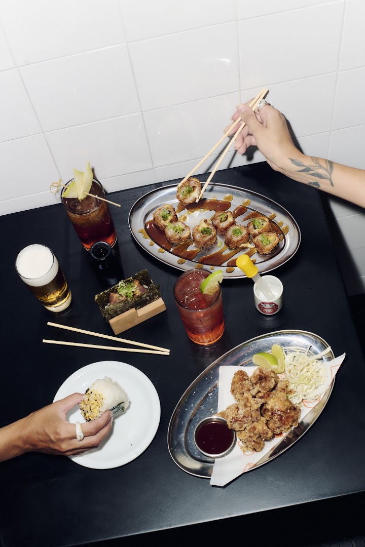 O Glorioso Sushi de Botafogo: appetizing food photography