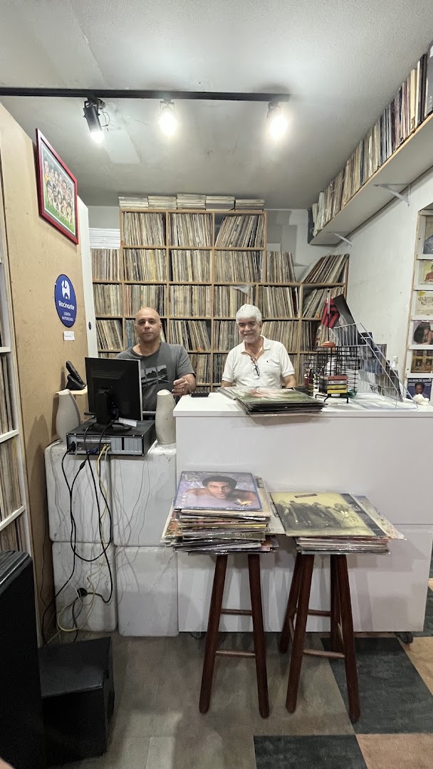 Tropicália Discos: staff and shop interior