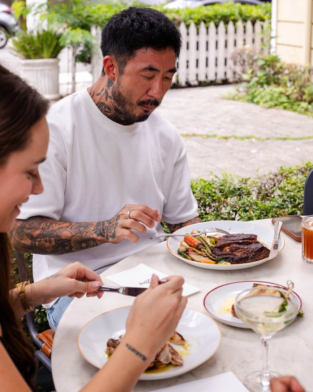 BASQ: high quality photo of dining