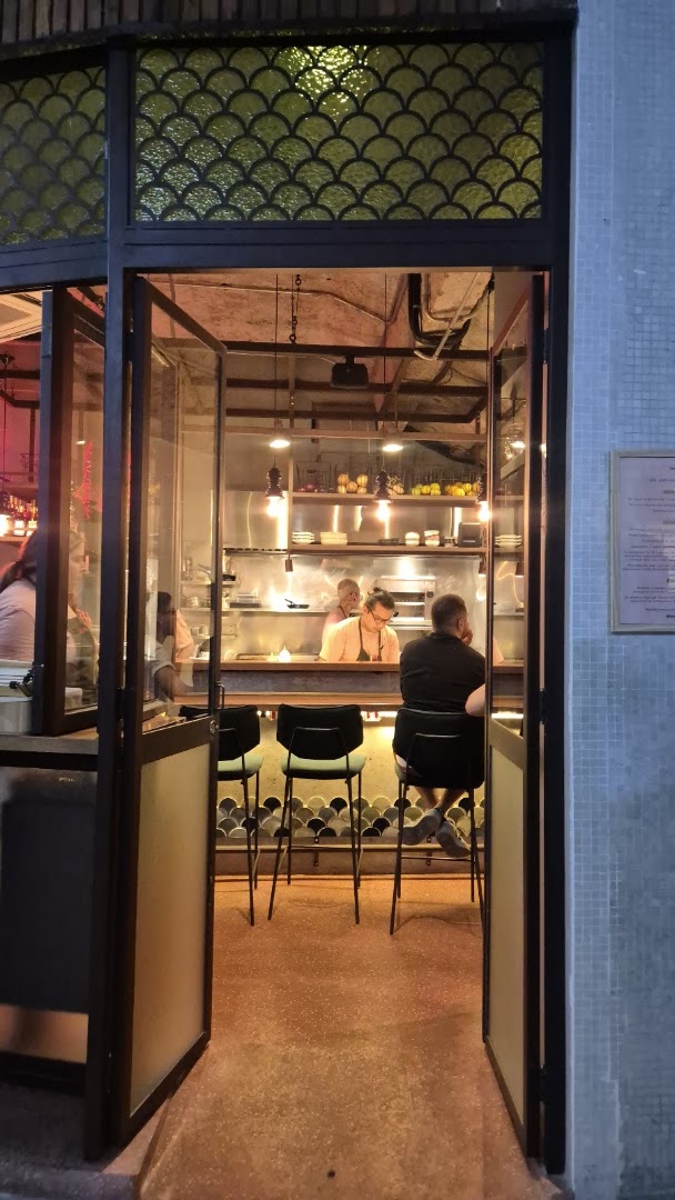 Brisa do Barú: inviting view of restaurant interior