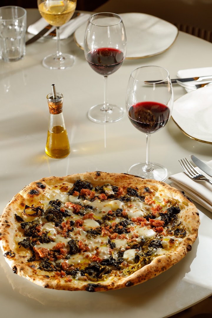 Da Michele: high quality, appetizing food photography