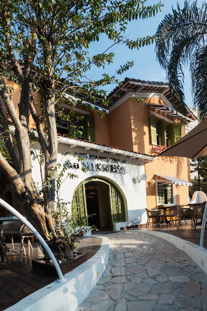 Da Michele: attractive exterior shot of restaurant