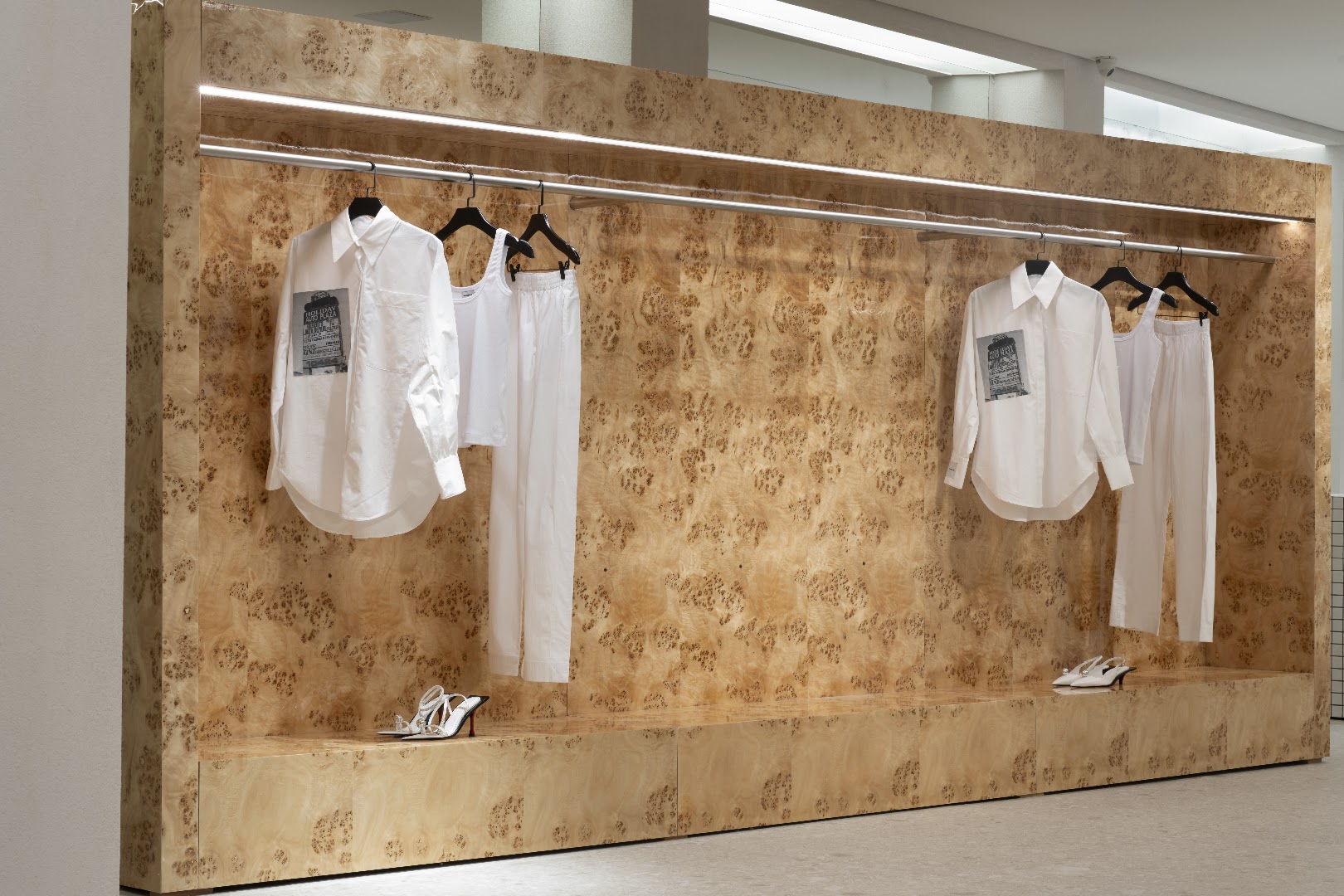 FRANCESCA: professional product display photo
