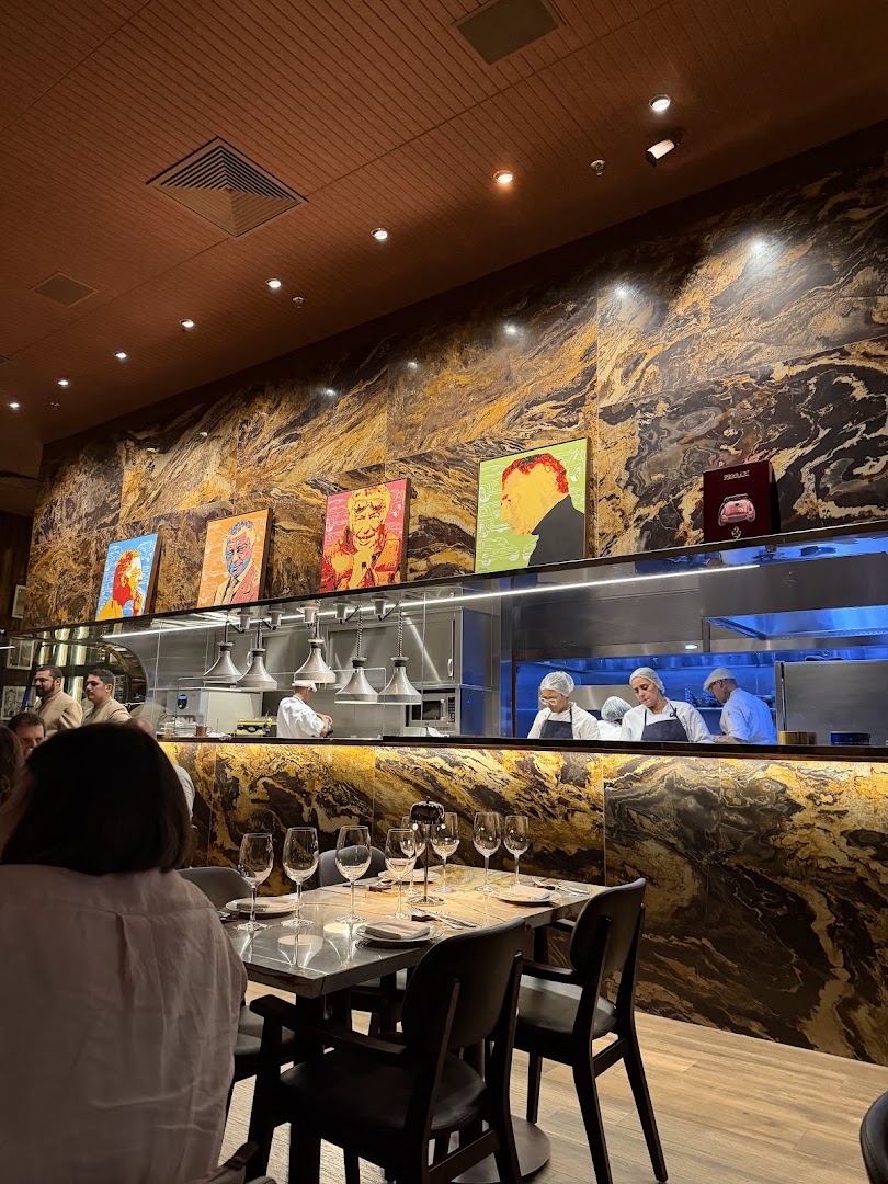 Gianni: high quality interior atmosphere shot