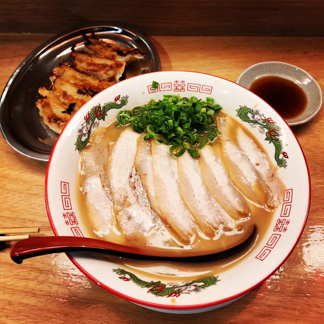 KuroMoon Ramen: appetizing, high-quality food photography