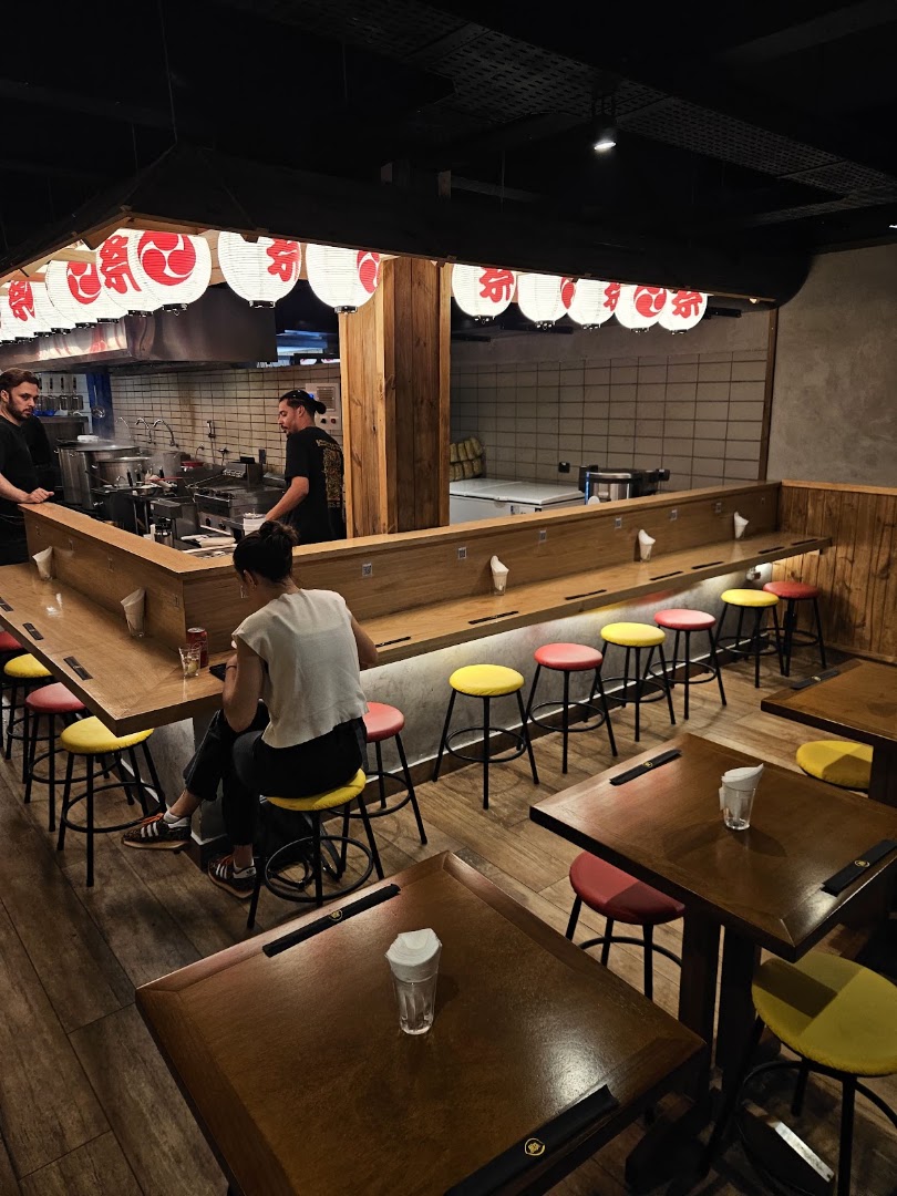 KuroMoon Ramen: clear, inviting restaurant interior shot