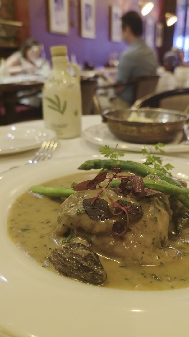 Marie Cuisine: appetizing food shot with atmosphere