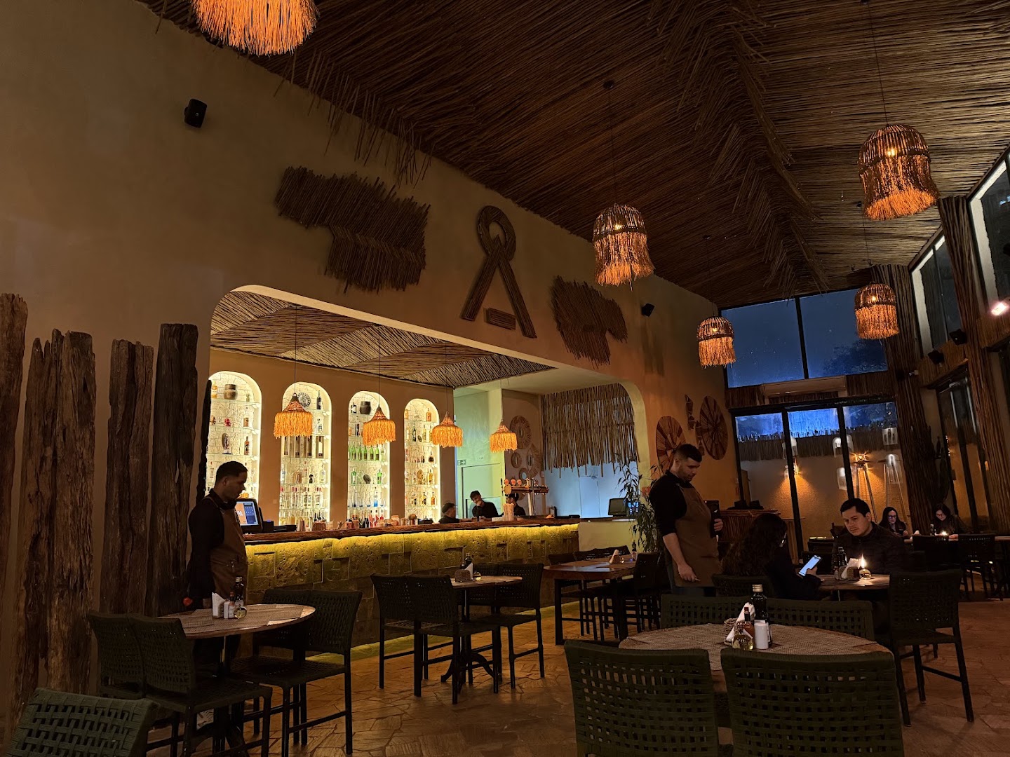 Nômade Bar e Restaurante: high quality interior atmosphere shot