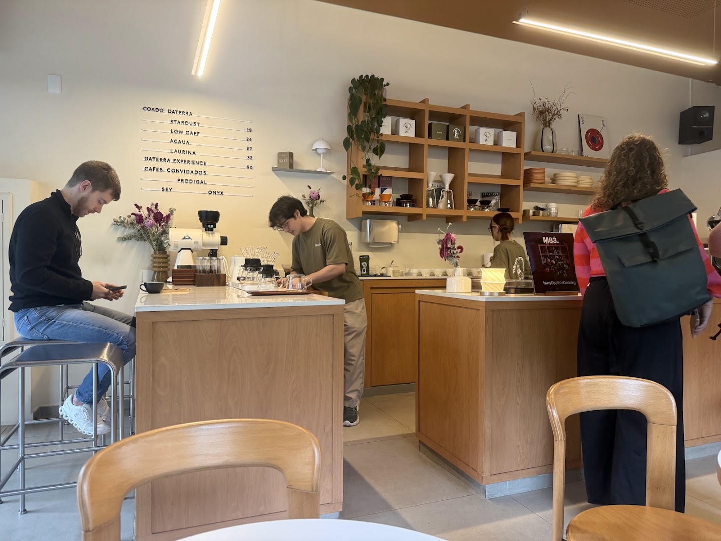 Sarta Coffee: inviting and professional cafe interior