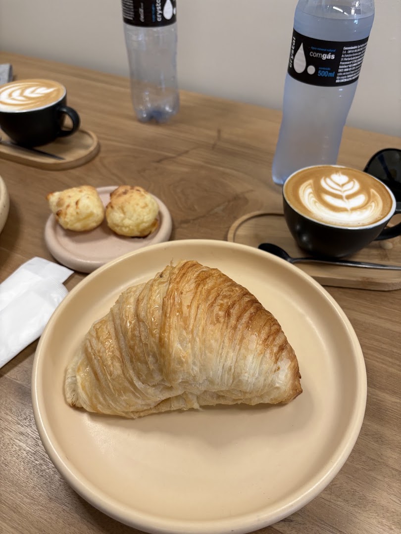 Sarta Coffee: appetizing breakfast food and coffee