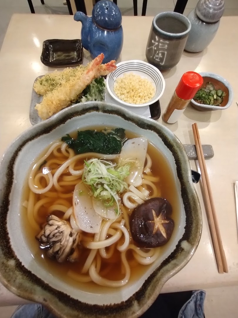 Sushiguen: appetizing, clear photo of food