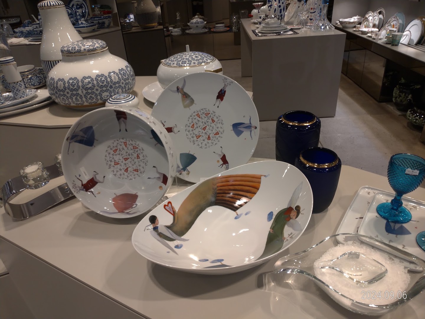 Vista Alegre Oscar Freire: clear display of shop products
