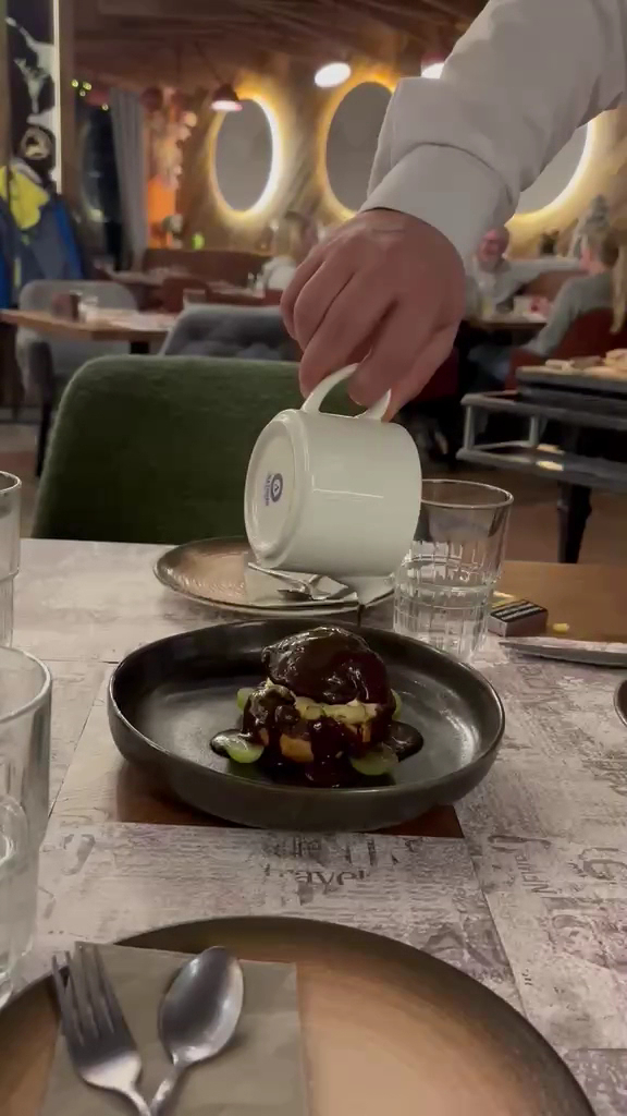 Alpen: appetizing food presentation and service