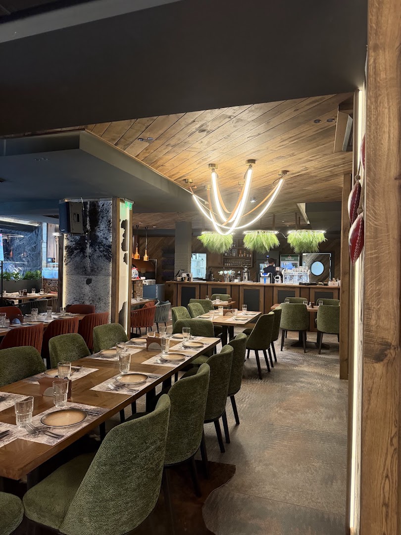 Alpen: clear, inviting restaurant interior shot