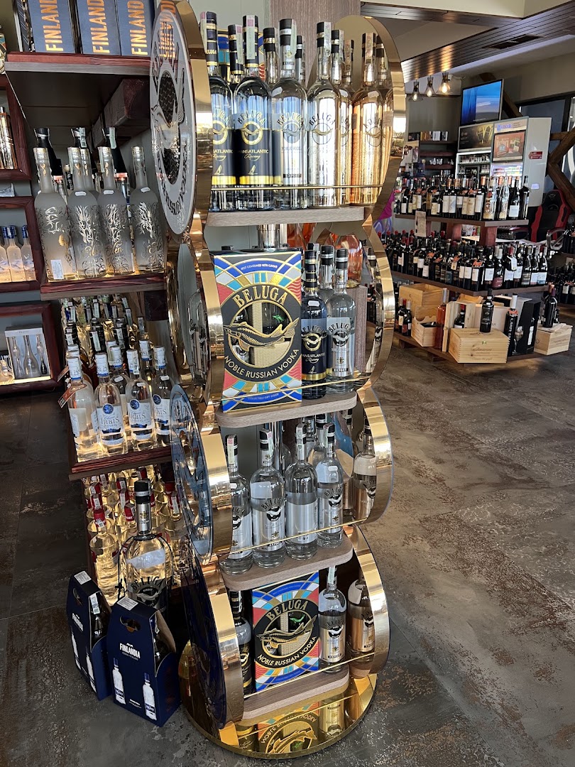 Drink Market: clear display of shop products