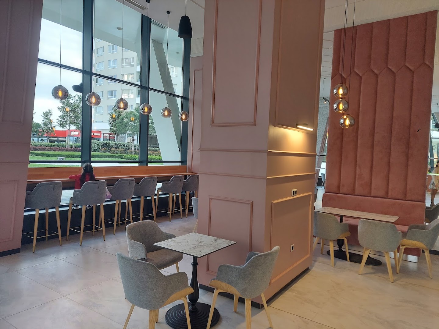 Flamenco: attractive, well-lit interior atmosphere